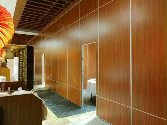 4m Height Acoustic Room Dividers , Aluminium Frame Retractable Operable Partition Walls