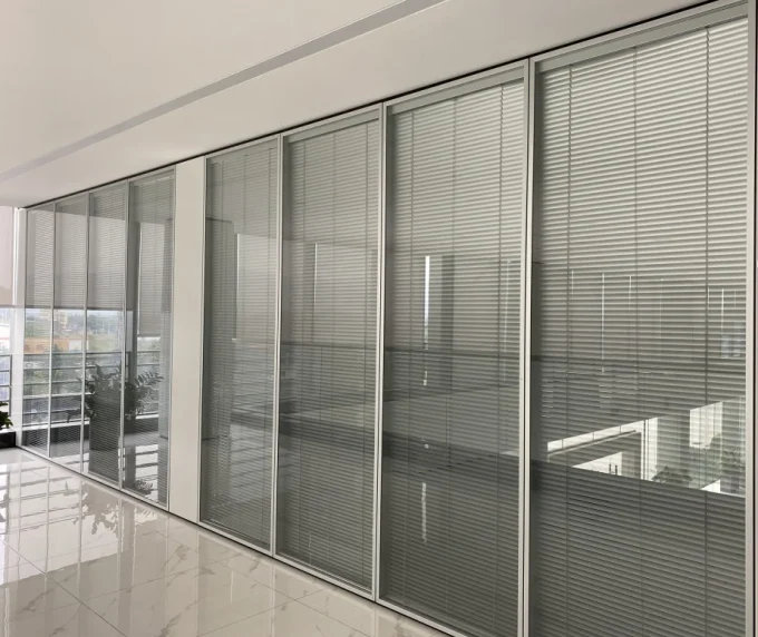 10mm Clear Tempered Frosted Glass Office Partition Walls With Aluminum Frames 0