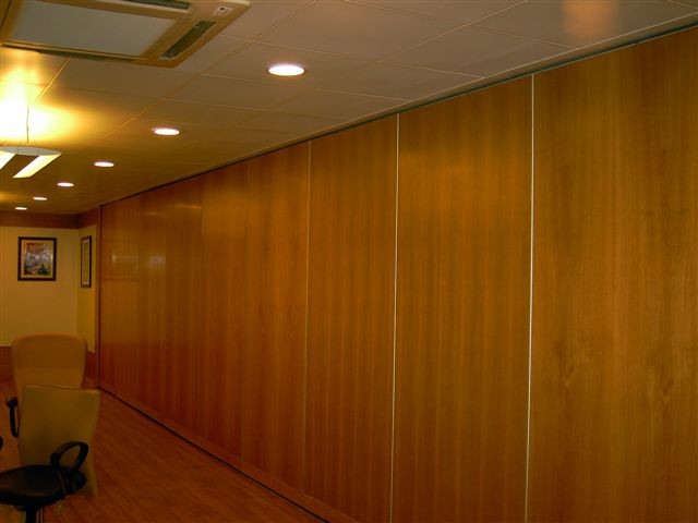 65 mm Type Panel Hanging Sound Proof Partitions For Hotel , Banquet Hall 0