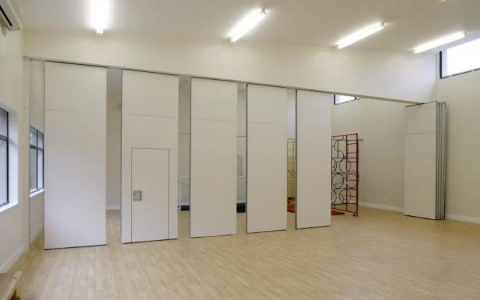 6m Height Conference Room Dividers With Melamine Surface Aluminium Track 0
