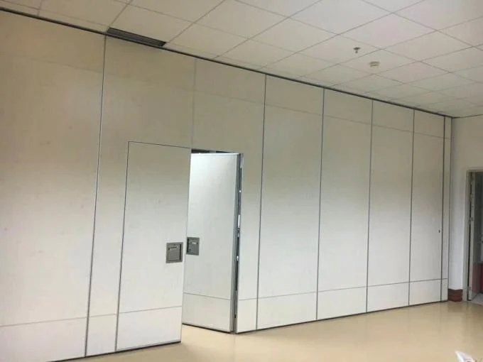 85mm Thickness Sound Proof Folding Partition Walls MDF Finishing Space Saving 0