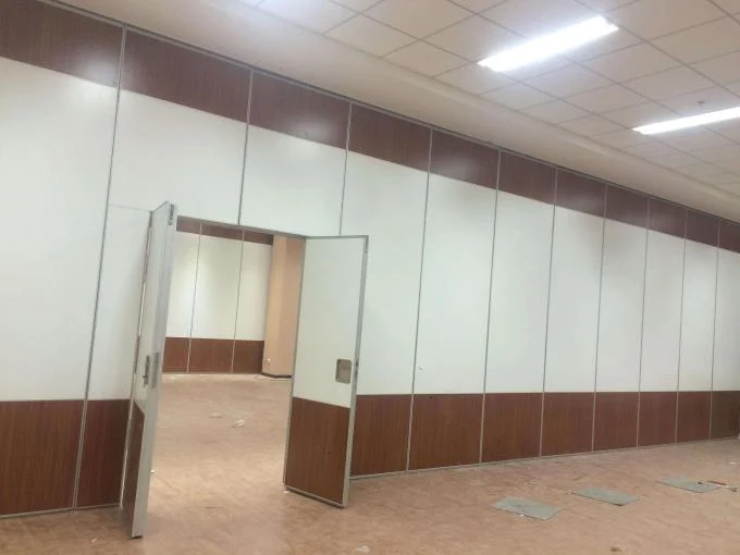 Acoustic Sliding Folding Partition Walls , Anti Noise And Fire Resistant Wall Panels 1
