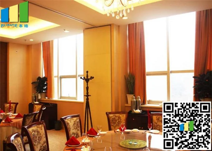Aluminium Acoustic Foldable Partition Wall 85mm Thickness For Hotel 1