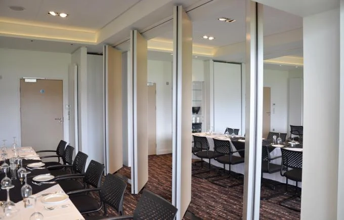 Aluminium Alloy Melamine Surface Folding Partition Walls , Interior Hotel Soundproof Room Dividers 1