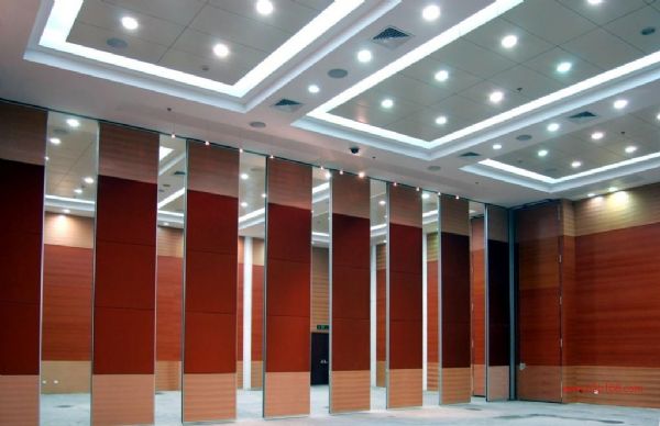 Aluminium Movable Partition Hanging Sliding Doors , Folding Acoustic Room Dividers 0