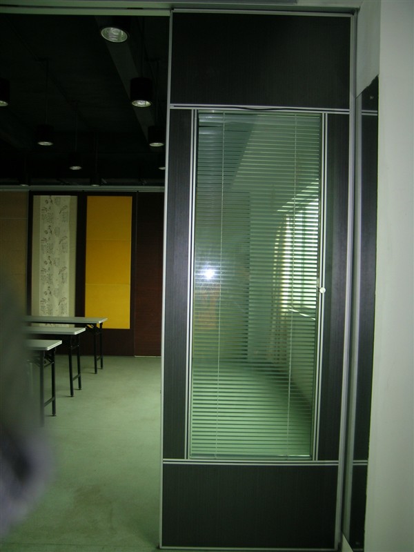 Aluminum Frame Glass Partition Wall Sliding Partition Suspended 0