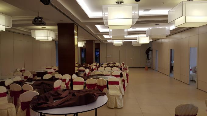 Aluminum Frame Sliding Folding Partitions Movable Voice Insulation 2