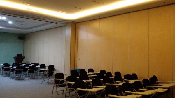 Aluminum Operable Wooden Wall Partition 85 mm Natural Wood Veneer 1