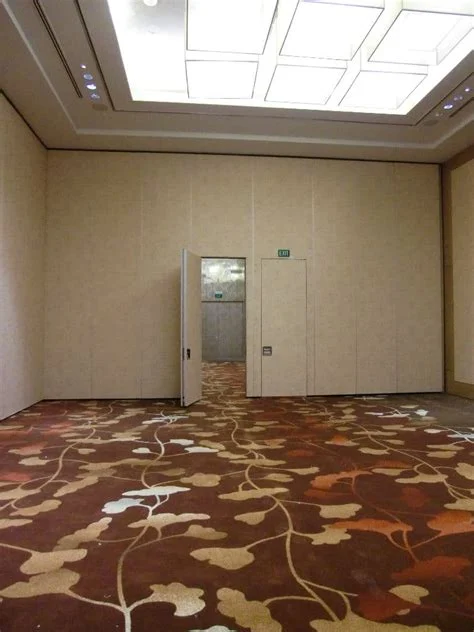 Auditorium Folding Partition Walls / Decorative Melamine Board Sliding Room Dividers 1