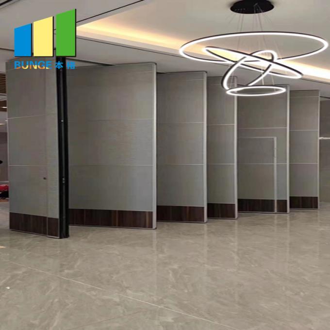 Ballroom Acoustic Wall Partition Wedding Room Divider Screen With Muti Direction Wheels 1
