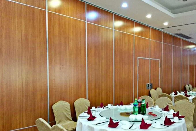 Banquet Hall Aluminum Frame foldable Partition Wall / Acoustic Movable Walls 1