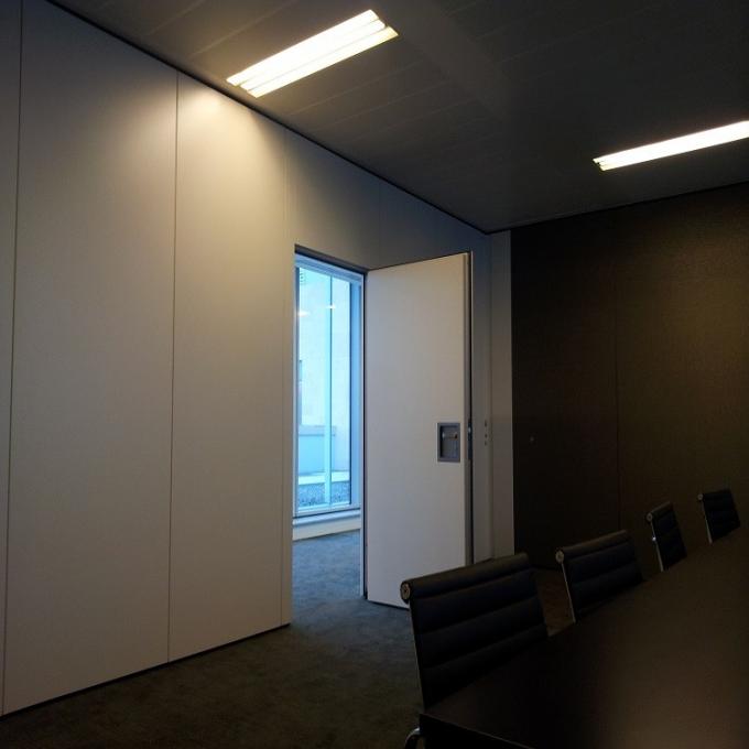 Banquet Hall Office Wooden Movable Acoustic Operable Mobile Partition Walls 0