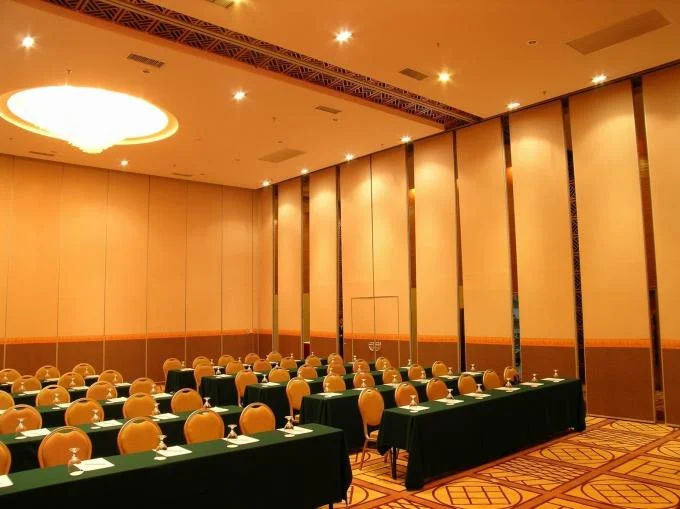 Banquet Hall Operable Partition Walls with Large - scale Aluminum Frame 2