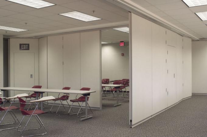 Ceiling Soundproof Movable Office Partition Wall / Sliding Folding Partitions 0