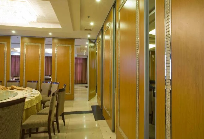 Commercial Acoustic Operable Folding Partition Walls / 65mm Thickness Accordion Partition Walls 1