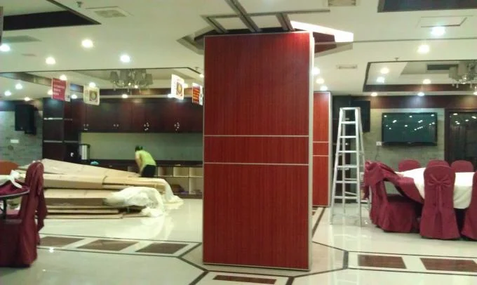 Commercial Furniture Interior System Accordion Folding Partition Walls Voice Insulation 3
