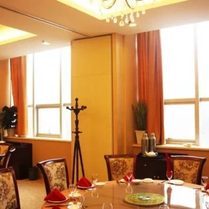 Conference Room Wooden Folding Acoustic Partition Wall 4m Height