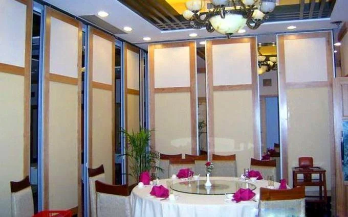 Custom Hanging Track Roller Soundproof Folding Partition Walls / Movable Room Dividers 0