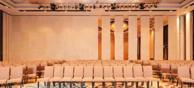 Custom Hanging Track Roller Soundproof Folding Partition Walls / Movable Room Dividers 1