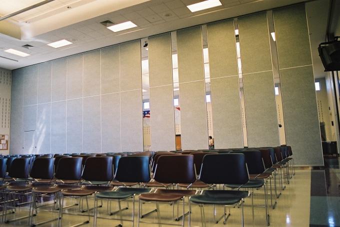 Custom Wooden Surface Movable Sliding High Office Partition Walls 85mm Width 1