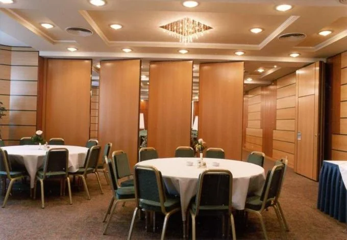 Customized BUNGE Interior Wood Folding Partition Walls 85mm Thickness 0