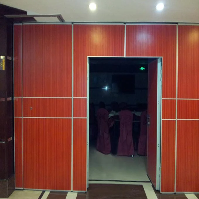 Durable Aluminum Folding Partition Walls , Sound Absorbing Room Dividers 0