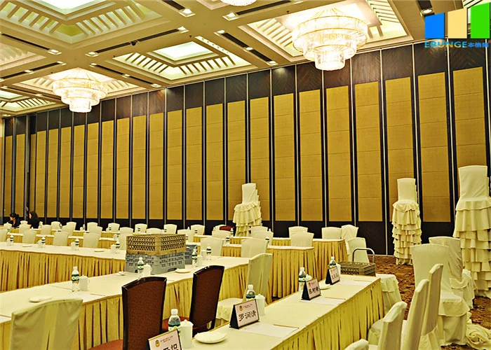 Fabric Or Leather Cover Surfaces Sliding Partition Walls Room Divider For Hotel