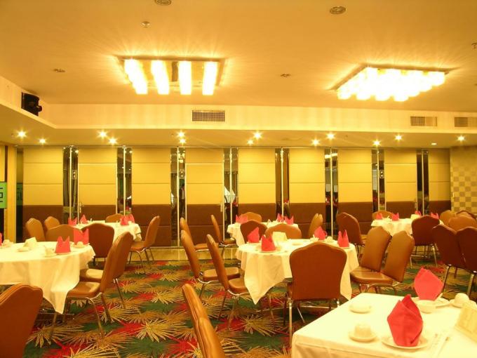 Flexible Sound Proof Partition Wall , Movable Siding Folding Room Dividers 2