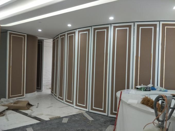 Floor To Ceiling Folding Door Operable Partition Walls For Banquet Hall / Acoustic Sliding Wall Panels 1