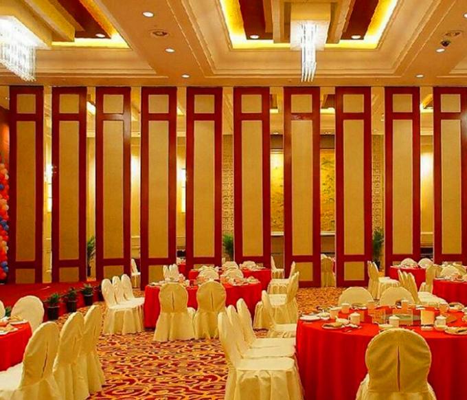 Floor to Ceiling Sliding Folding Room Partitions for Restaurant / Movable Divider Walls 0