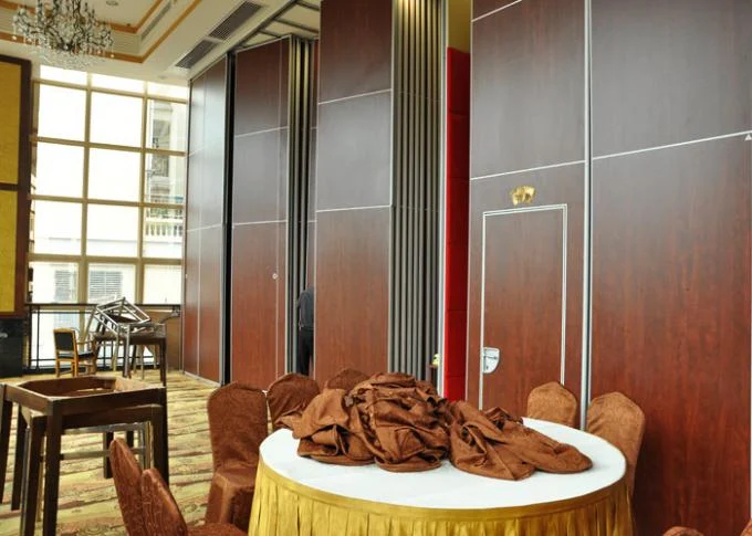 Good Sound Insulation Movable Room Divider 500 mm Panel Width 2