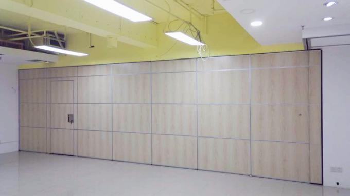 Hotel Rolling Mobile Partition Wall / Acoustic Movable Soundproof Partition Wall 2