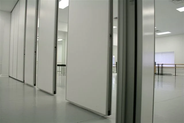 Interior Decorative Aluminium Profile Operable Gymnasium Wooden Movable Partition Wall