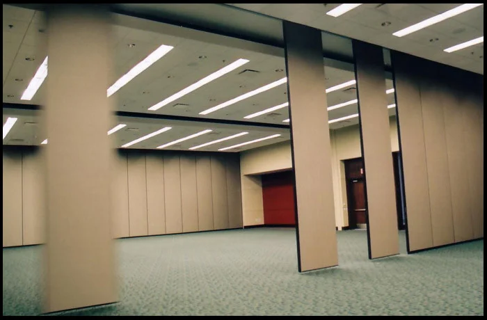 Interior Decorative Aluminium Profile Operable Gymnasium Wooden Movable Partition Wall