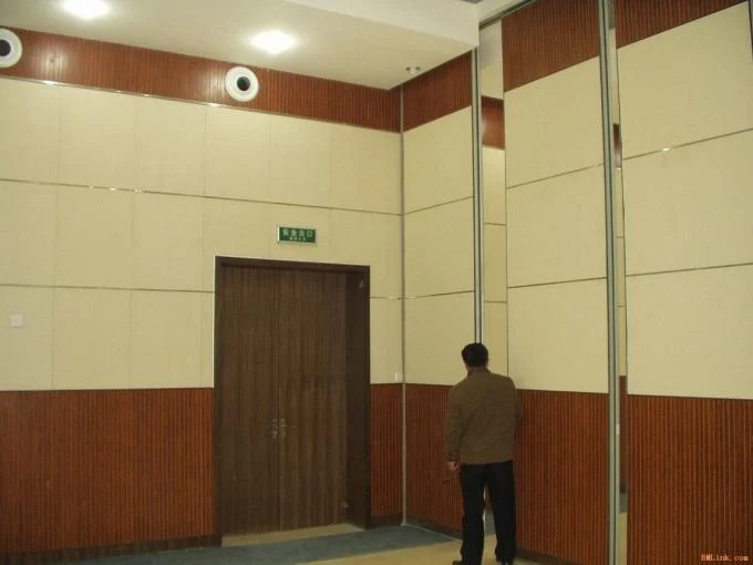 Operable Wooden Acoustic Partition Wall For School , Classroom and Hotel 2