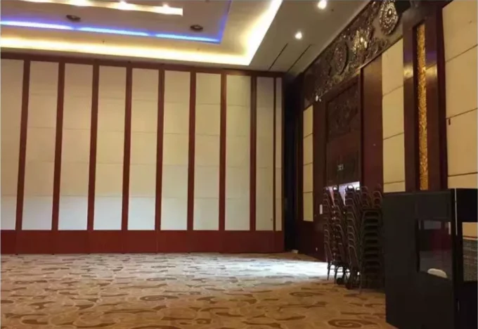 Laminate Finish Full High Acoustic Sliding Room Partitions / Foldable Partition Wall 2