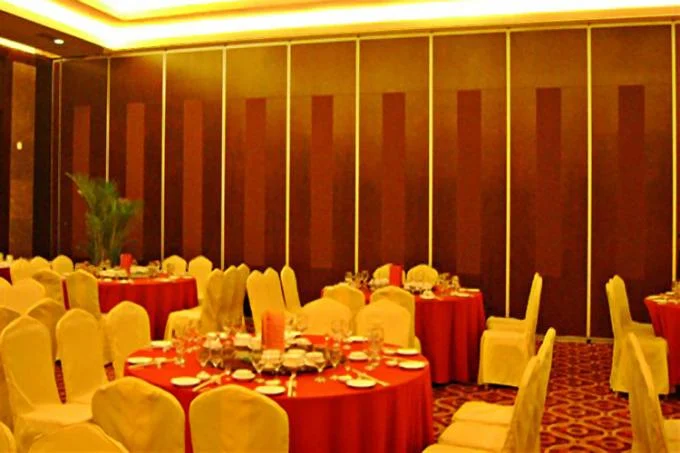 Leather Acoustic Panel Finished Folding Wooden Partition Wall For Artgallery 2