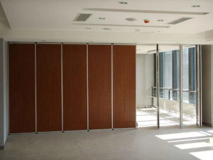 Lightweight Sliding Folding Exhibition Partition Walls Hang Track On The Ceiling 0