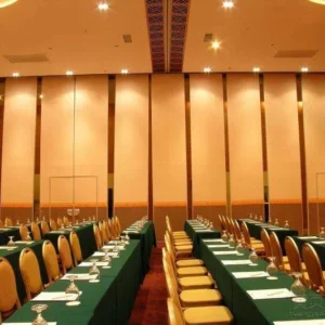 Malaysia Soundproof Aluminium Wooden Sliding Partition Wall 85mm Thickness