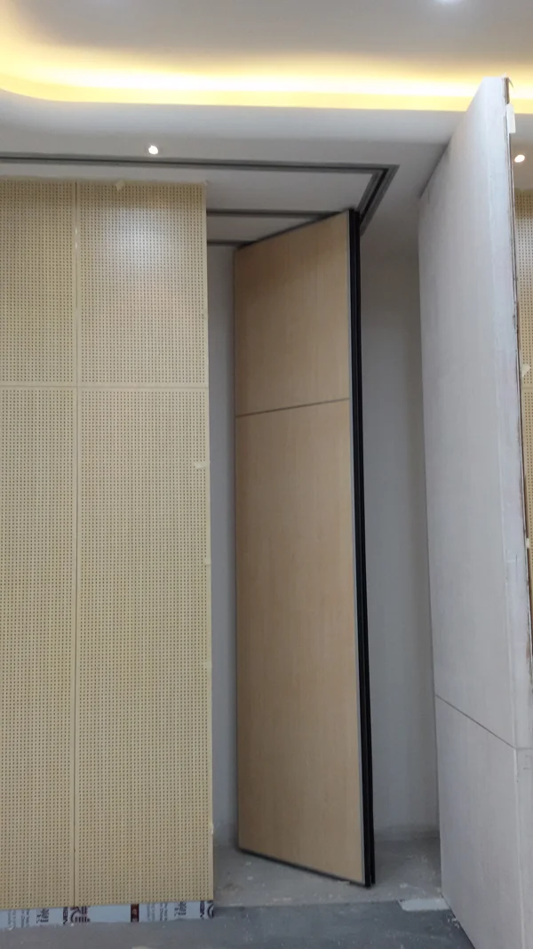 Manual Folding Partiion Walls , Wooden Folding Partition Width 500 - 1230 mm 1
