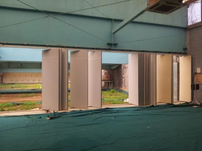 MDF + Aluminum Interior Movable Folding Soundproof Partition Wall For Hotel 1