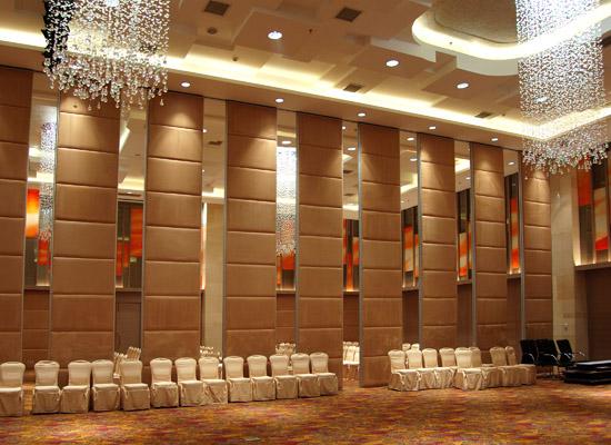 Meeting Room Movable Partition Walls , Aluminum Partition Wall With Sliding Door 0