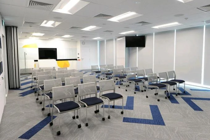 Melamine Finish Mobile Acoustic Partition Wall Floor To Ceiling 1