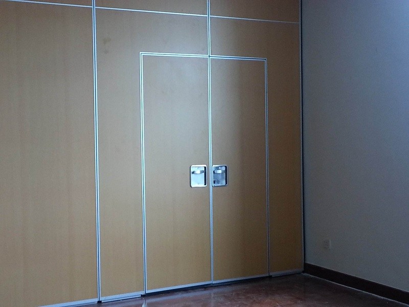 Melamine Finished Sliding Partition Walls Top Hanging System For Classroom