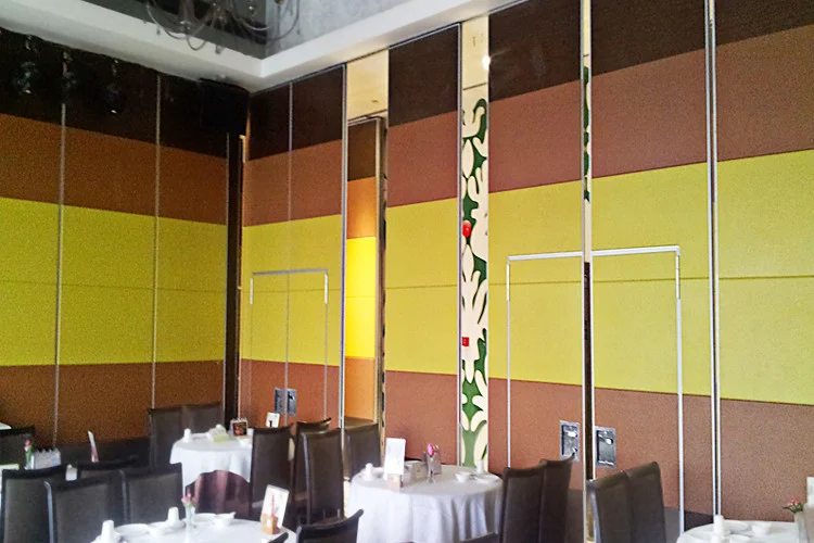 Melamine Surface Collapsible Sliding Partition Walls For Hotel / Teaching Center