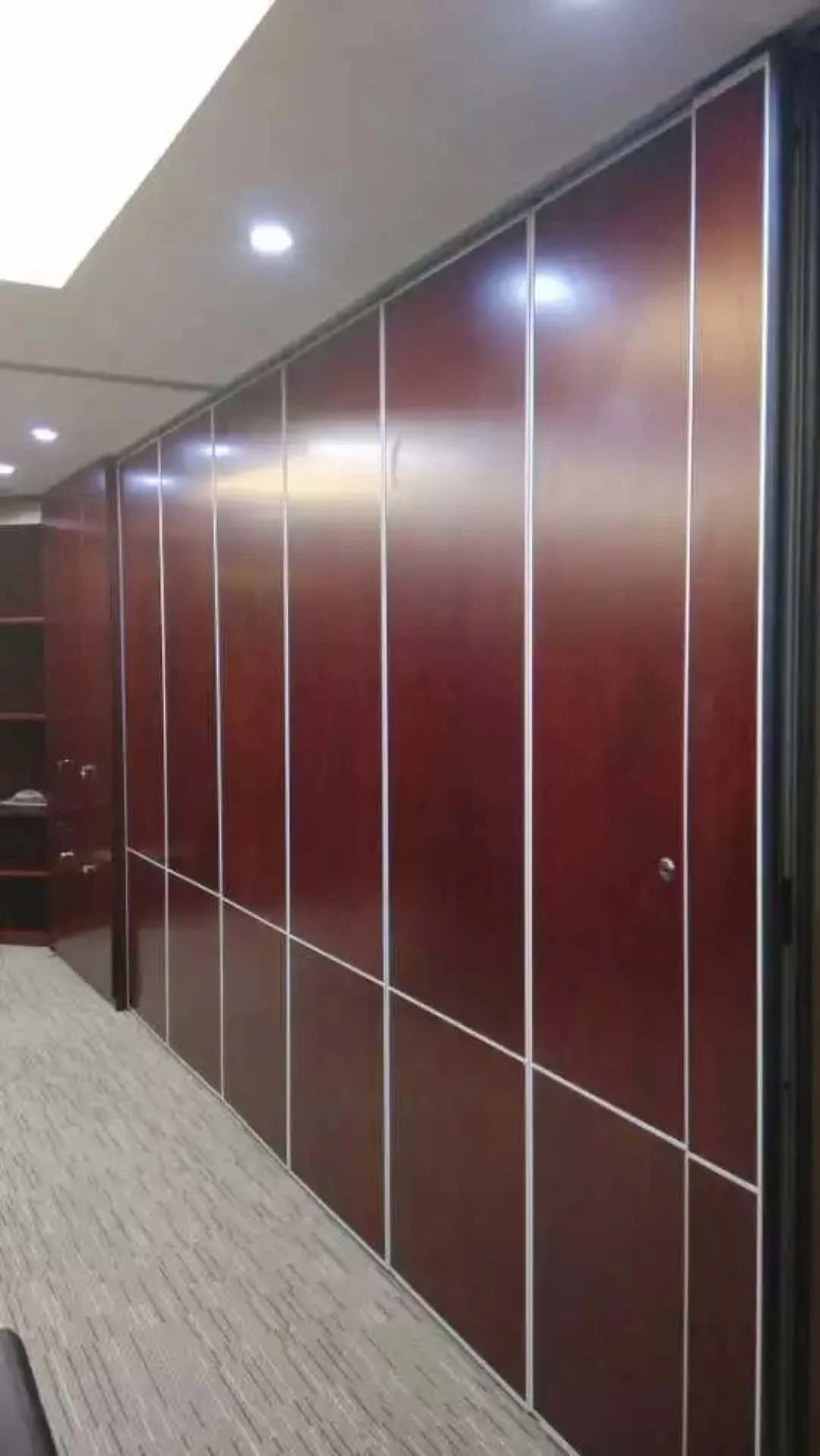 Melamine Surface Operable Sliding Doors / Folding Room Dividers for Hotel