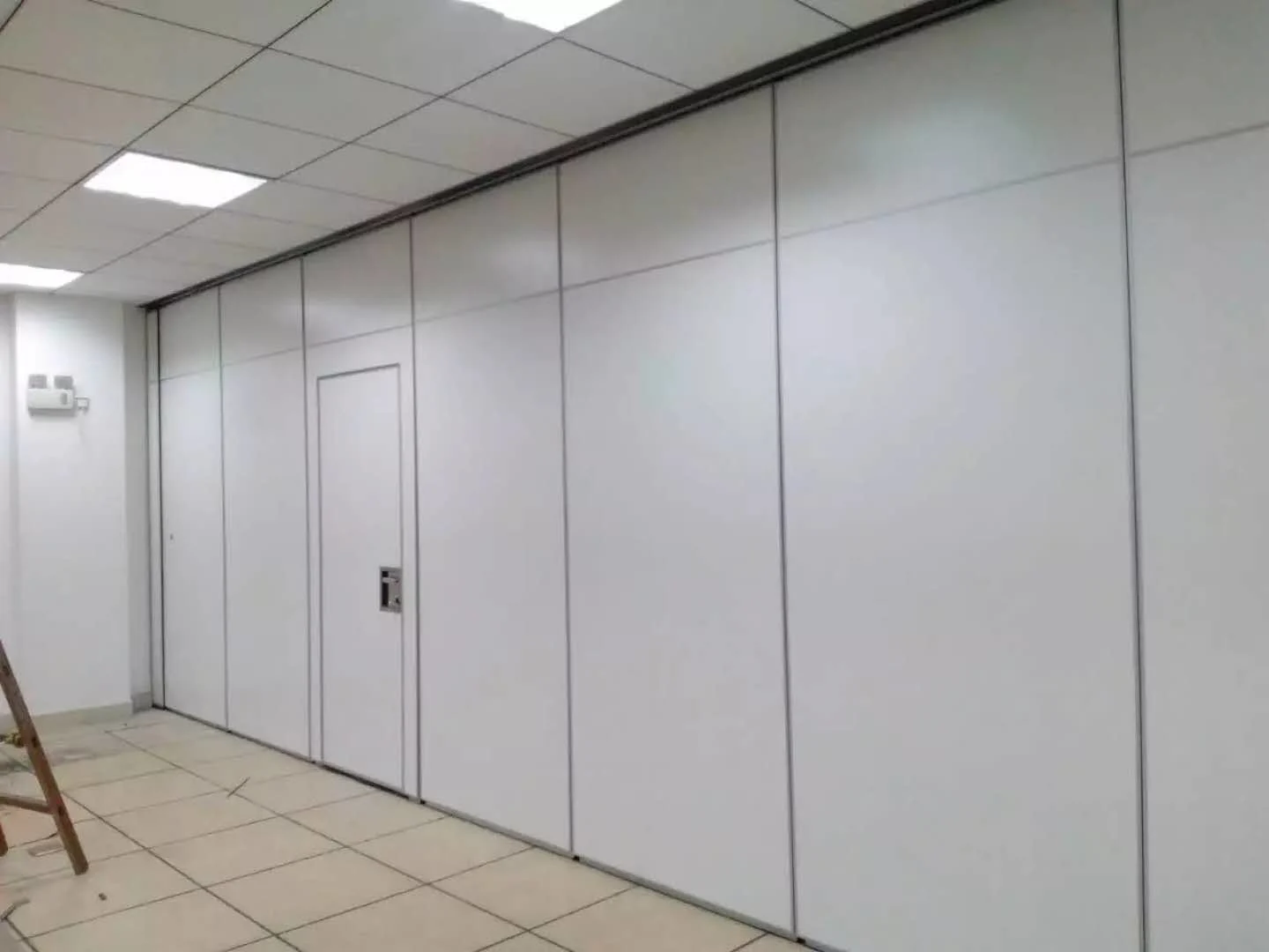 Melamine Surface Operable Sliding Doors / Folding Room Dividers for Hotel