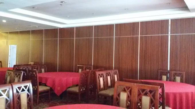 Modern Commercial Cubicles Acoustic Room Dividers , Plywood Partition Wall Board 2