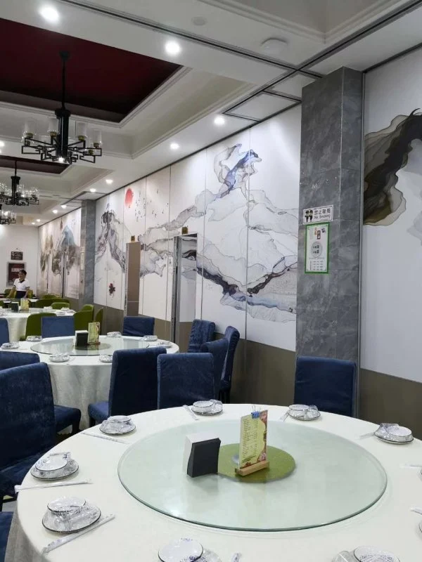 Modern Commercial Furniture Movable Soundproof Divider Conference Room Folding Wall Partition 1