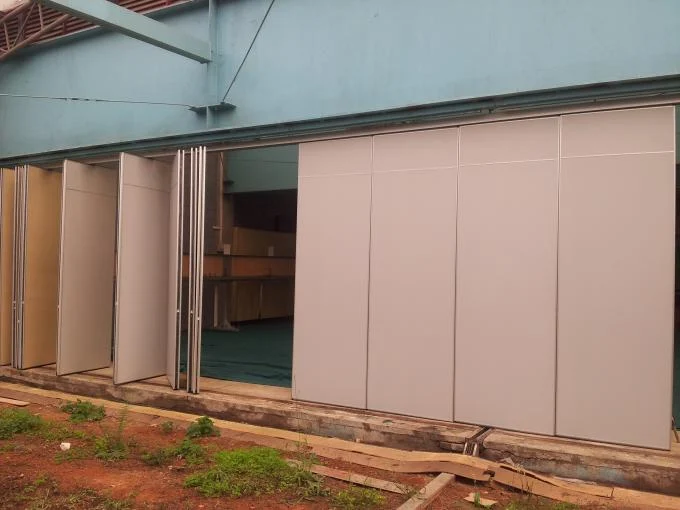 Modern Movable Operable Wooden Partition Wall for Banquet Hall OEM 2